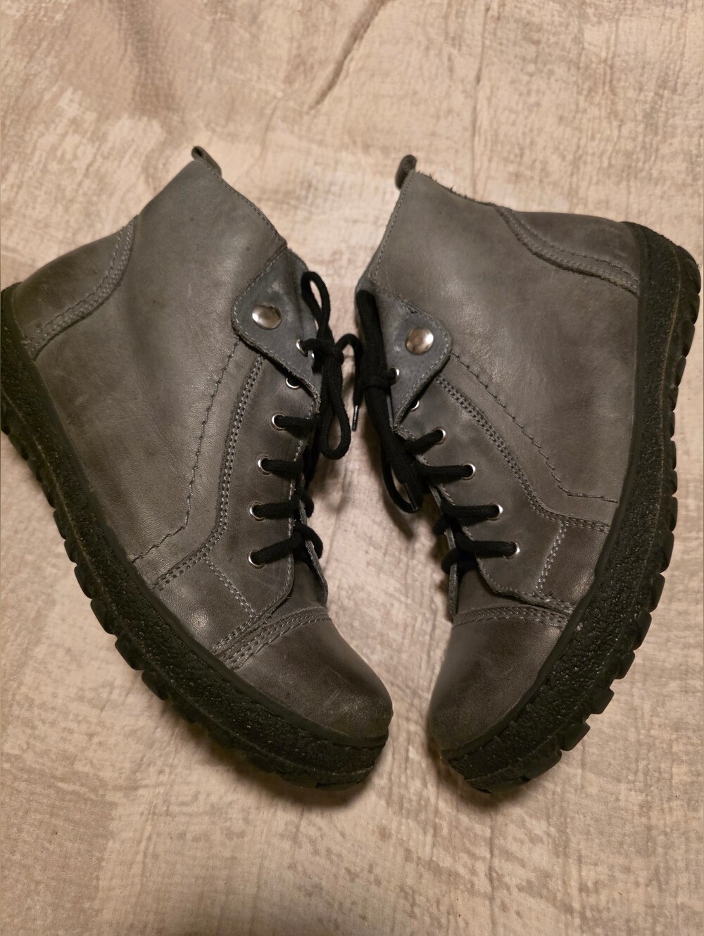 V italia KiKi Boots Gray Lace-Up Wedge Leather Ankle Boots